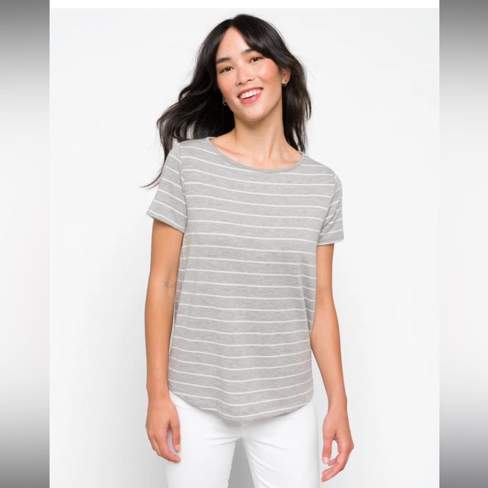PINK CLOVER Daisee Button Back Detail Knit Tee Women’s Gray Blouse